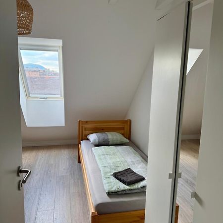 R77 Apartment Downtown - Penthouse Budapest Exteriör bild
