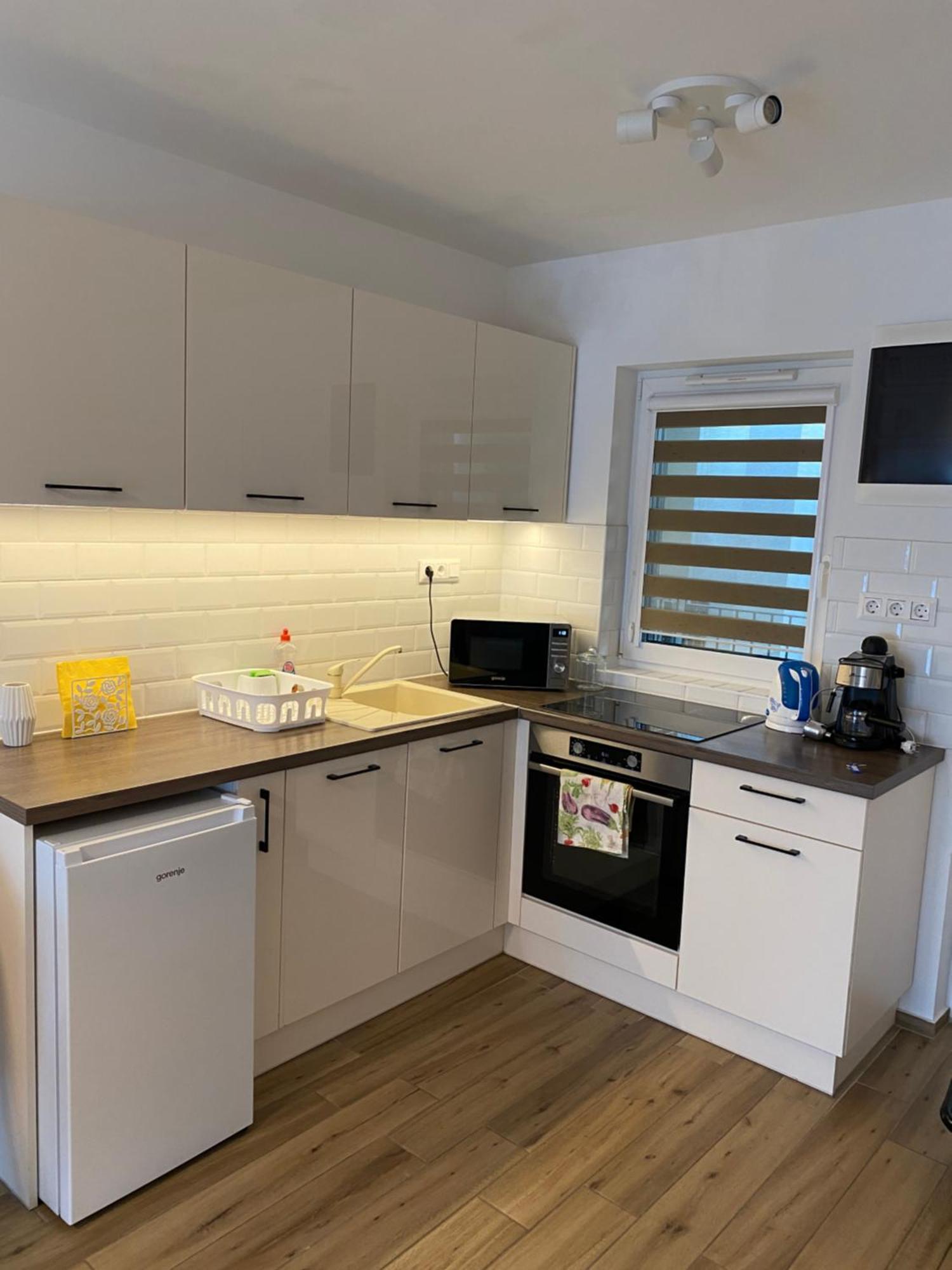 R77 Apartment Downtown - Penthouse Budapest Exteriör bild