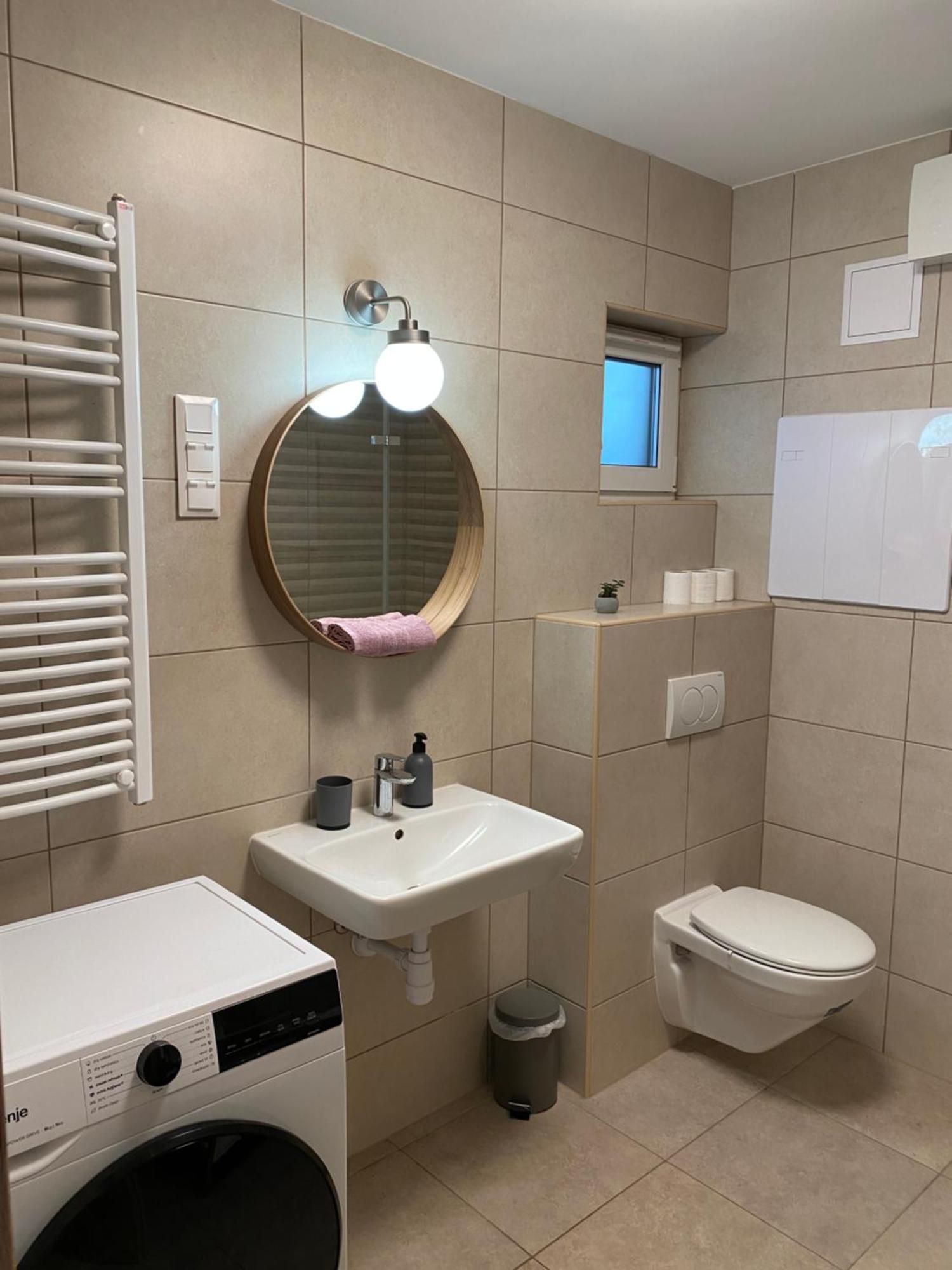 R77 Apartment Downtown - Penthouse Budapest Exteriör bild