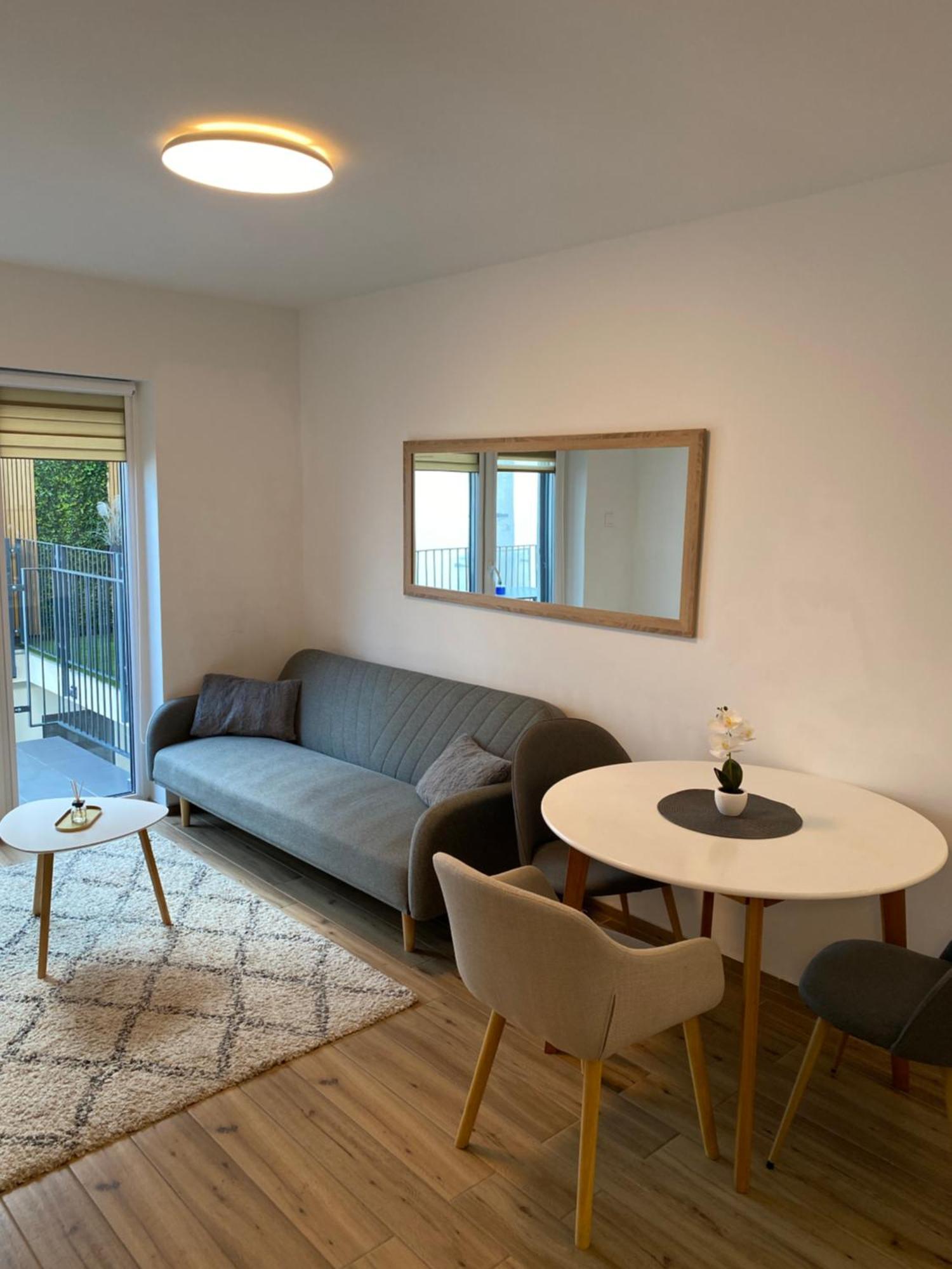 R77 Apartment Downtown - Penthouse Budapest Exteriör bild
