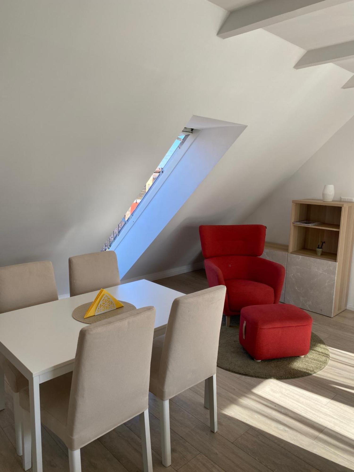R77 Apartment Downtown - Penthouse Budapest Exteriör bild