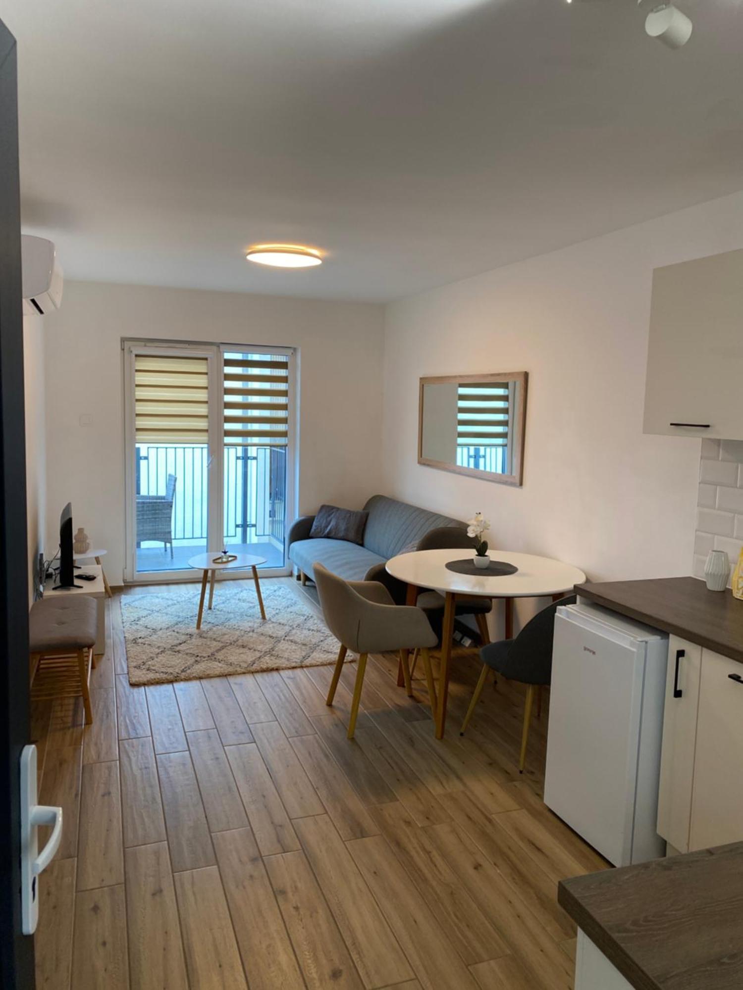 R77 Apartment Downtown - Penthouse Budapest Exteriör bild