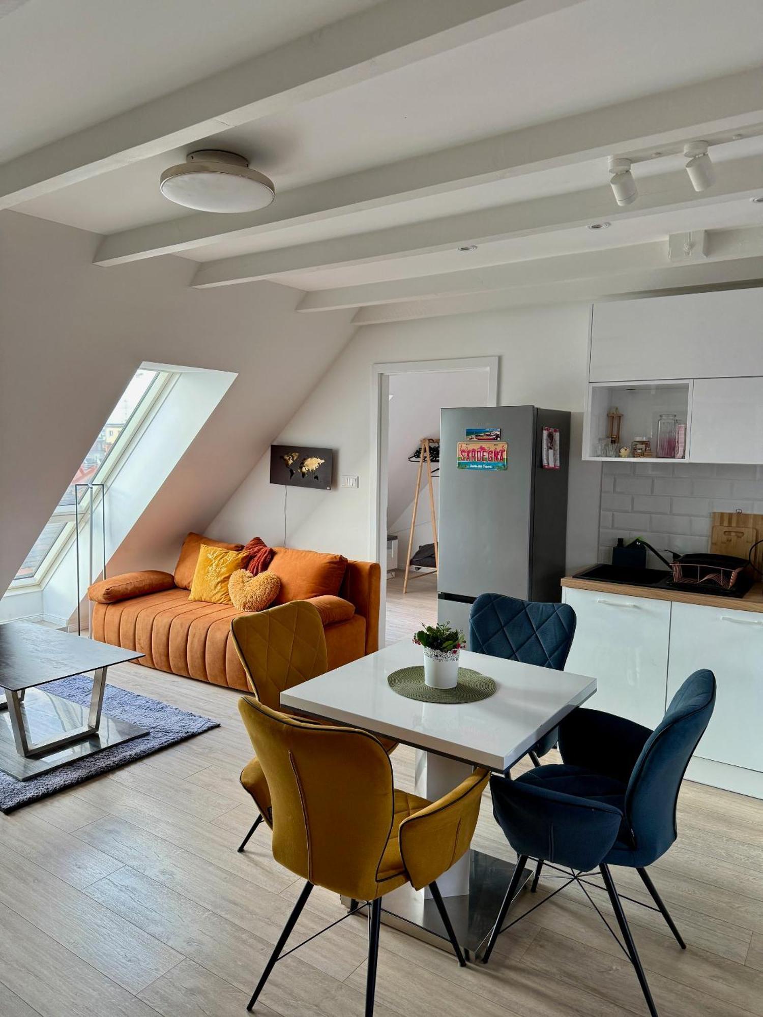 R77 Apartment Downtown - Penthouse Budapest Exteriör bild